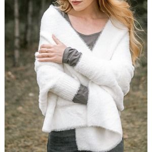 MERSEA cozy warm soft Chalet Wrap Sz- One Size cream/white